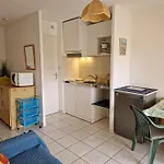 Avec Piscine Et Parking, Proche Des Commerces - Fr-1-387-189 Marseillan (Herault)