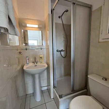 Avec Piscine Et Parking, Proche Des Commerces - Fr-1-387-189 Apartment Marseillan (Herault)