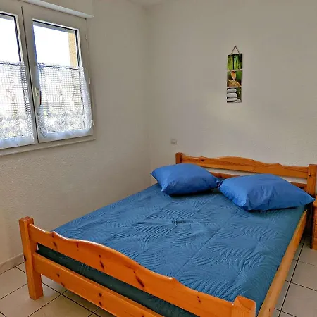 Avec Piscine Et Parking, Proche Des Commerces - Fr-1-387-189