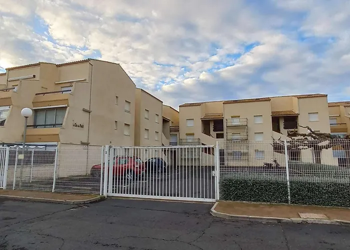 Avec Piscine Et Parking, Proche Des Commerces - Fr-1-387-189 *