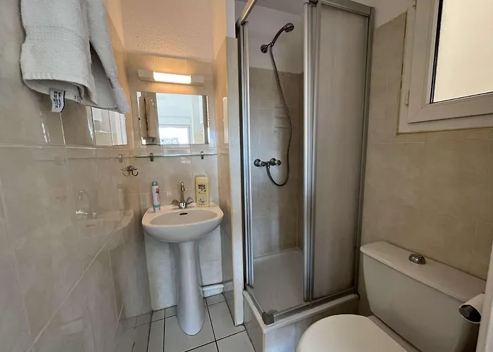 Avec Piscine Et Parking, Proche Des Commerces - Fr-1-387-189 Lejlighed Marseillan (Herault)